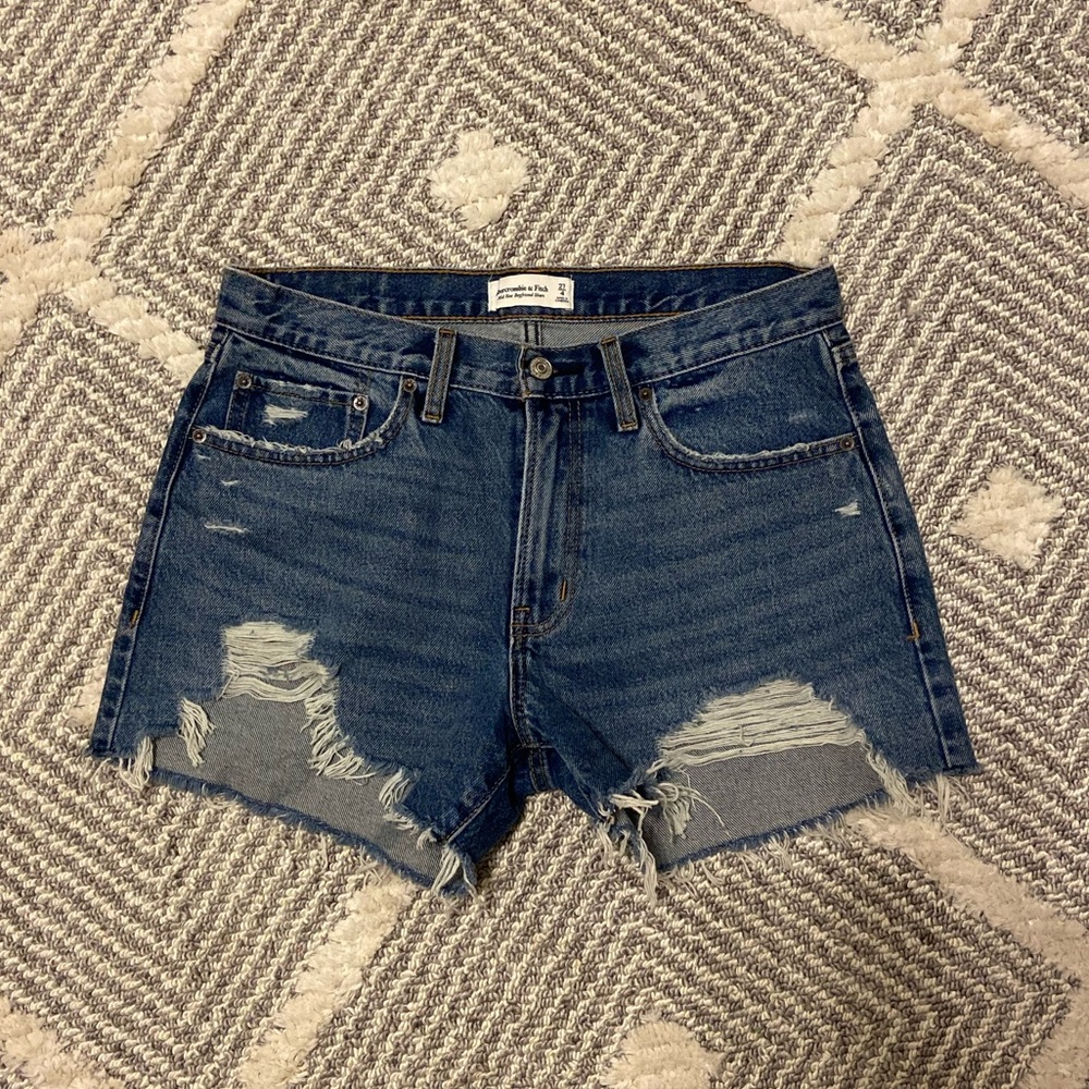 Mid rise Abercrombie Boyfriend Shorts